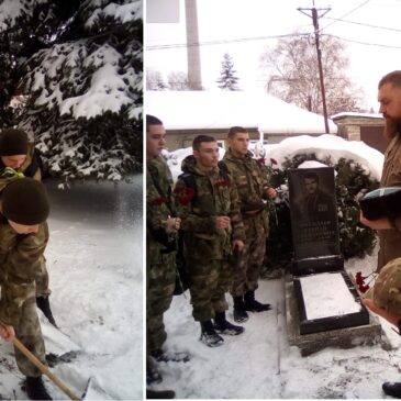 «БОЕВОЕ БРАТСТВО» ПРОВЕЛО СУББОТНИК У ЗАХОРОНЕНИЯ ОСНОВАТЕЛЯ ГОРОДА МИХАЙЛОВСКА, КАЗАЧЬЕГО ГЕНЕРАЛА НИКОЛАЕВА