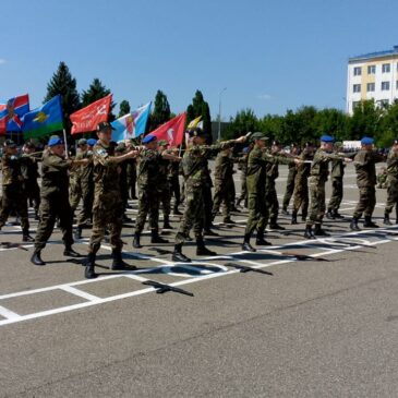 КУРСАНТЫ ВПК «БЕРКУТ» ПРОДЕМОНСТРИРОВАЛИ ПЛАЦ-ПАРАДНЫЕ ДЕЙСТВИЯ