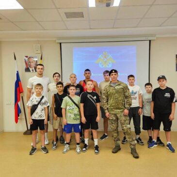 АКТИВИСТ «БОЕВОГО БРАТСТВА» РАССКАЗАЛ ВОСПИТАННИКАМ СПОРТИВНОЙ ШКОЛЫ О СЛУЖБЕ