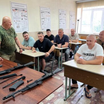 В СТАВРОПОЛЬСКОМ СПОРТИВНО-СТРЕЛКОВОМ КЛУБЕ СОСТОЯЛСЯ МАСТЕР-КЛАСС ПО ВЛАДЕНИЮ СТРЕЛКОВЫМ ОРУЖИЕМ