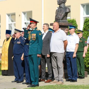 АКТИВИСТ «БОЕВОГО БРАТСТВА» ПОЗДРАВИЛ СТАВРОПОЛЬСКИХ КАДЕТОВ С ДНЕМ ЗНАНИЙ