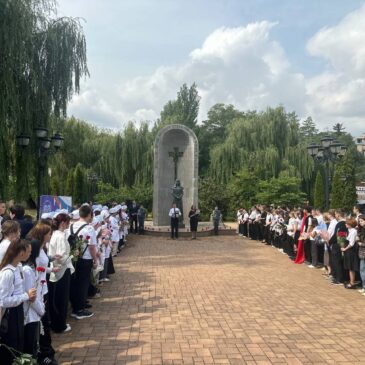 В КИСЛОВОДСКЕ ПОЧТИЛИ ПАМЯТЬ ЖЕРТВ ТЕРАКТОВ  В ЭЛЕКТРИЧКАХ «КИСЛОВОДСК – МИНЕРАЛЬНЫЕ ВОДЫ»