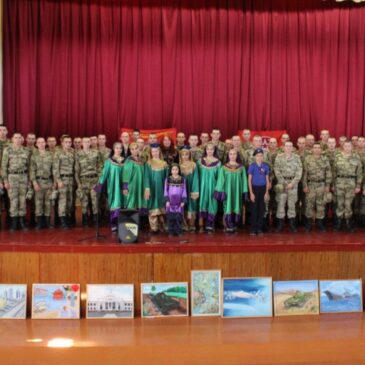 ВОСПИТАННИКИ АРТ-СТУДИИ «БЕТЕЛЬГЕЙЗЕ» ПОСЕТИЛИ ВОИНСКУЮ ЧАСТЬ