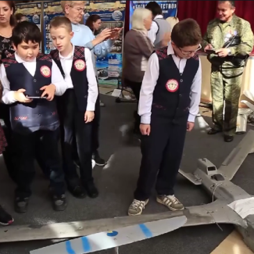 НА ПЯТИГОРСКОМ ТЕЛЕВИДЕНИИ РАССКАЗАЛИ О ВЫСТАВКЕ «БОЕВОГО БРАТСТВА»