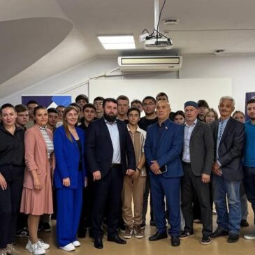 РУКОВОДИТЕЛЬ ПЯТИГОРСКОГО ОТДЕЛЕНИЯ «БОЕВОГО БРАТСТВА» ВСТРЕТИЛАСЬ СО СТУДЕНТАМИ