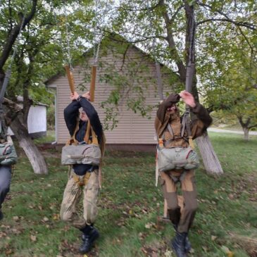 КУРСАНТЫ ВПЦ «ФЕНИКС» ПРОХОДЯТ ПОДГОТОВКУ К ПРЫЖКАМ С ПАРАШЮТОМ