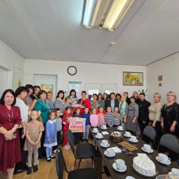 ПРЕДСТАВИТЕЛИ ДЕТСКОГО САДА «АЛЕНУШКА» ПОЗДРАВИЛИ ПЕДАГОГОВ С ДНЕМ УЧИТЕЛЯ