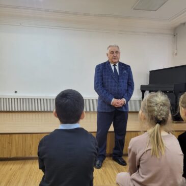 РУКОВОДИТЕЛЬ СТЕПНОВСКОГО ОТДЕЛЕНИЯ «БОЕВОГО БРАТСТВА» ВСТРЕТИЛСЯ СО ШКОЛЬНИКАМИ В ПРЕДДВЕРИИ ДНЯ ГЕРОЕВ ОТЕЧЕСТВА