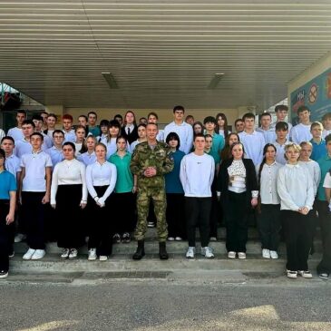 АКТИВИСТ «БОЕВОГО БРАТСТВА» ПОГОВОРИЛ СО ШКОЛЬНИКАМИ О ПАТРИОТИЗМЕ