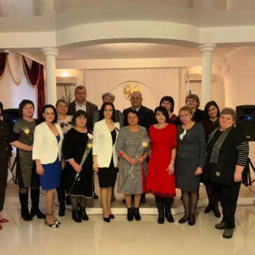 РУКОВОДИТЕЛЬ СТЕПНОВСКОГО ОТДЕЛЕНИЯ «БОЕВОГО БРАТСТВА» ПОЗДРАВИЛ РАБОТНИКОВ ЗАГС