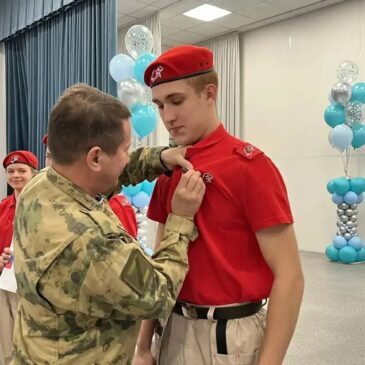 РУКОВОДИТЕЛЬ НЕВИННОМЫССКОГО ГОРОДСКОГО ОТДЕЛЕНИЯ «БОЕВОГО БРАТСТВА» ВРУЧИЛ МЕДАЛИ ОРГАНИЗАЦИИ УЧАЩИМСЯ ЛИЦЕЯ