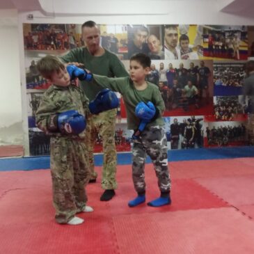 АКТИВИСТ «БОЕВОГО БРАТСТВА» ПРОВЕЛ ЗАНЯТИЯ ПО АРБ ДЛЯ КУРСАНТОВ ВПК «ПЕРНАЧ»