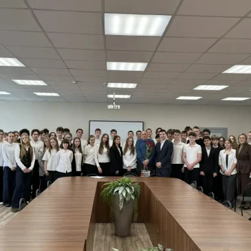 УРОК МУЖЕСТВА С ВЕТЕРАНОМ БОЕВЫХ ДЕЙСТВИЙ ПРОШЕЛ В ГИМНАЗИИ №25 ГОРОДА СТАВРОПОЛЯ