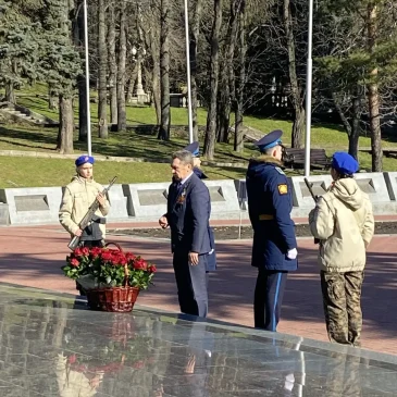 НИКОЛАЙ БОРИСЕНКО ВОЗЛОЖИЛ ЦВЕТЫ В ПАМЯТЬ О ПАВШИХ ЗАЩИТНИКАХ ОТЕЧЕСТВА