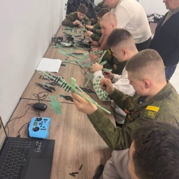 РУКОВОДИТЕЛЬ КРАЕВОГО ОТДЕЛЕНИЯ «БОЕВОГО БРАТСТВА» ПОСЕТИЛ ДЕНЬ ОТКРЫТЫХ ДВЕРЕЙ В ШКОЛЕ БПЛА