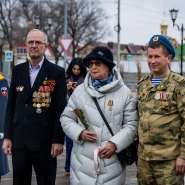 ЧЛЕНЫ «БОЕВОГО БРАТСТВА» ПОЧТИЛИ ПАМЯТЬ ВОИНОВ-ИНТЕРНАЦИОНАЛИСТОВ В НЕВИННОМЫССКЕ