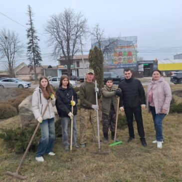 КУРСАНТЫ ВПК «ПЕРНАЧ» ПРОВЕЛИ УБОРКУ У СТЕЛЫ В ГОРОДЕ ЕССЕНТУКИ