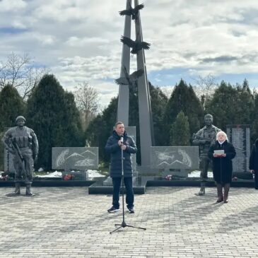 ЧЛЕН «БОЕВОГО БРАТСТВА» ПОСЕТИЛ ПАМЯТНЫЙ МИТИНГ В ЗЕЛЕНОКУМСКЕ