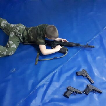 ЗАНЯТИЯ С ИСПОЛЬЗОВАНИЕМ УЧЕБНОГО ОРУЖИЯ ПРОШЛИ ДЛЯ КУРСАНТОВ ВПК «ПЕРНАЧ»