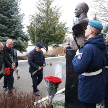 В СТАВРОПОЛЕ ОТКРЫЛСЯ ПАМЯТНИК ГЕРОЮ РОССИИ ДЕНИСУ ЗОРИНУ