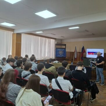 РУКОВОДИТЕЛЬ ПЯТИГОРСКОГО ОТДЕЛЕНИЯ «БОЕВОГО БРАТСТВА» ПОГОВОРИЛА СО СТУДЕНТАМИ ОБ АНТИТЕРРОРИСТИЧЕСКОЙ БЕЗОПАСНОСТИ