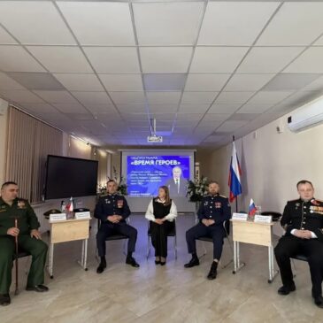 В ПЕТРОВСКОМ ОКРУГЕ УЧАСТНИКИ «ЗАРНИЦЫ 2.0» ВСТРЕТИЛИСЬ С ВЫПУСКНИКАМИ ПРОГРАММЫ «ГЕРОИ СТАВРОПОЛЬЯ»