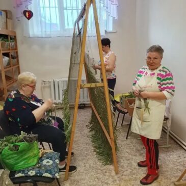 АКТИВИСТКА «БОЕВОГО БРАТСТВА» ПРИСТУПИЛА К ИЗГОТОВЛЕНИЮ ОЧЕРЕДНОЙ ПАРТИИ МАСКИРОВОЧНЫХ СЕТЕЙ